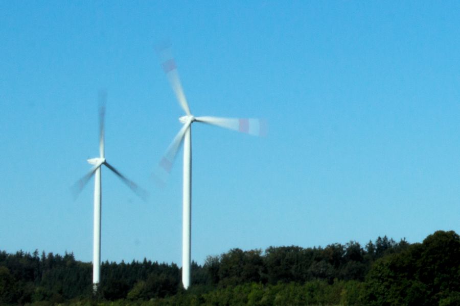 Windpark Waldhausen zwei der sieben Windräder